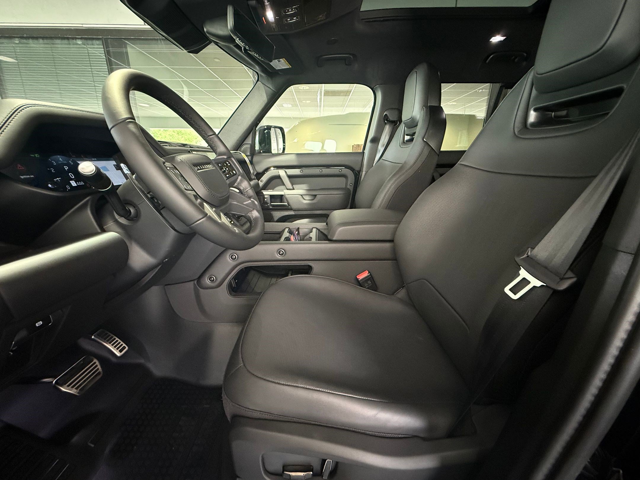 New 2026 Land Rover Defender 110 OCTA AWD/4WD image 5