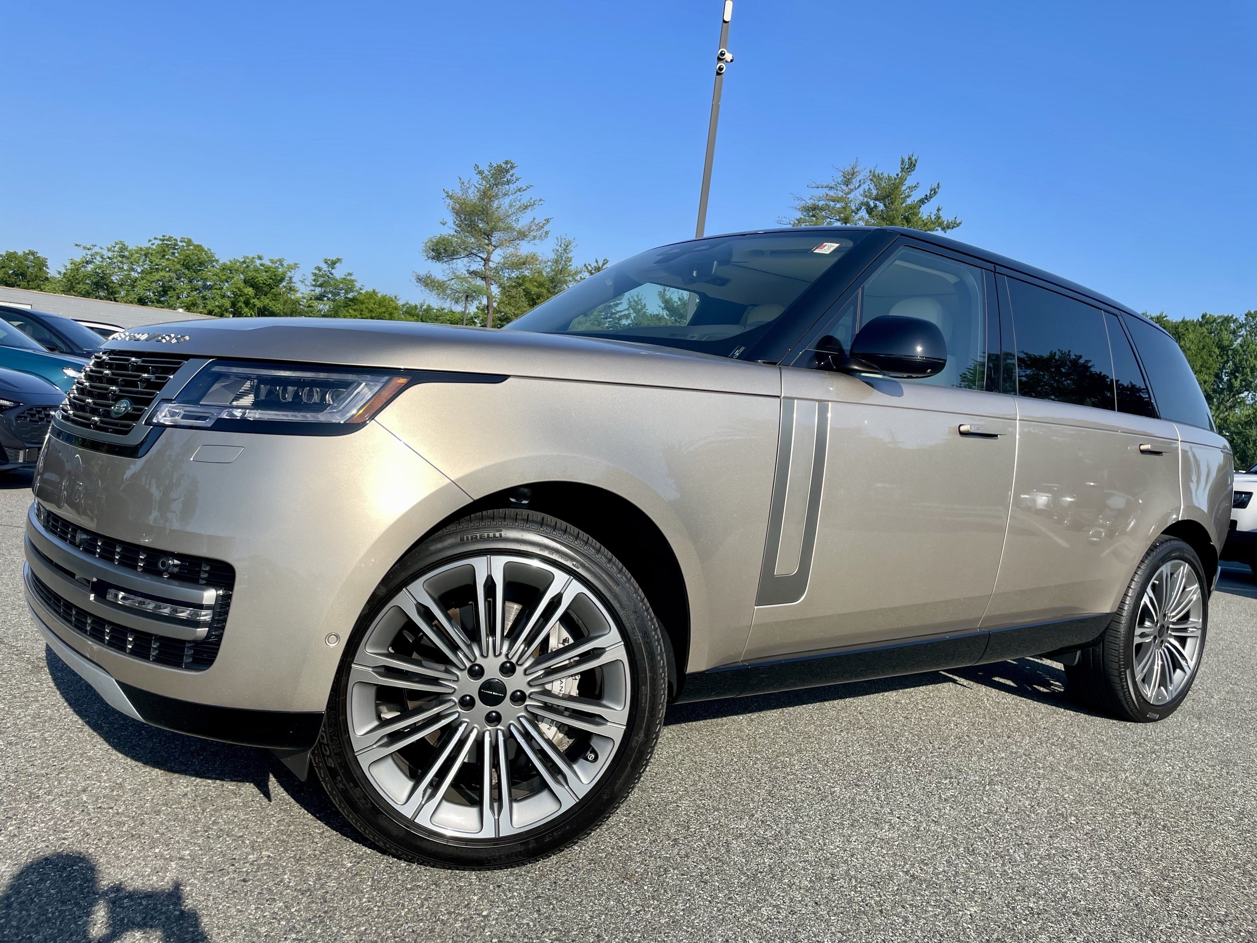 Used 2026 Land Rover Range Rover Long Wheelbase SE AWD/4WD image 1