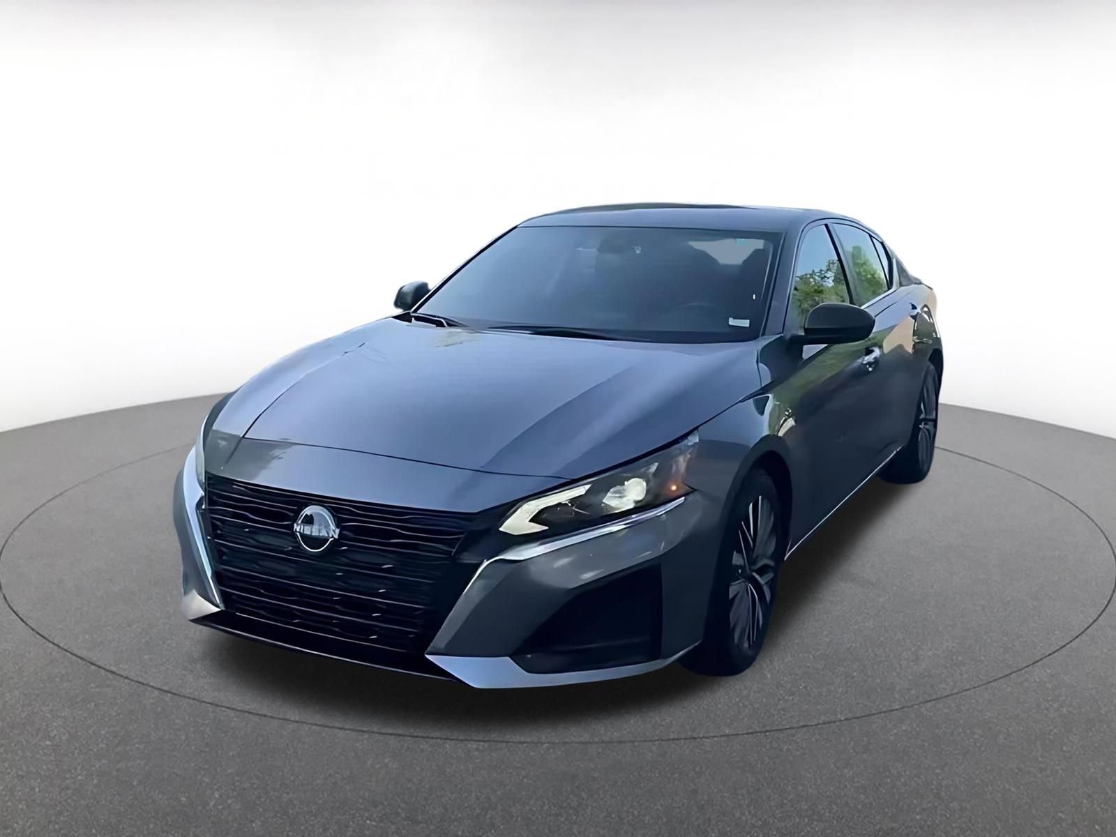 Used 2025 Nissan Altima 2.5 SV FWD image 4
