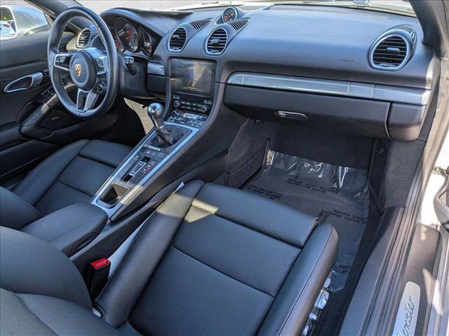 Used 2024 Porsche 718 Boxster RWD image 17