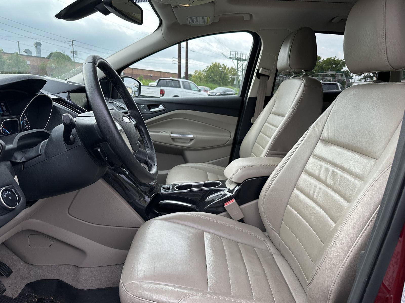 Used 2015 Ford Escape Titanium AWD/4WD image 11