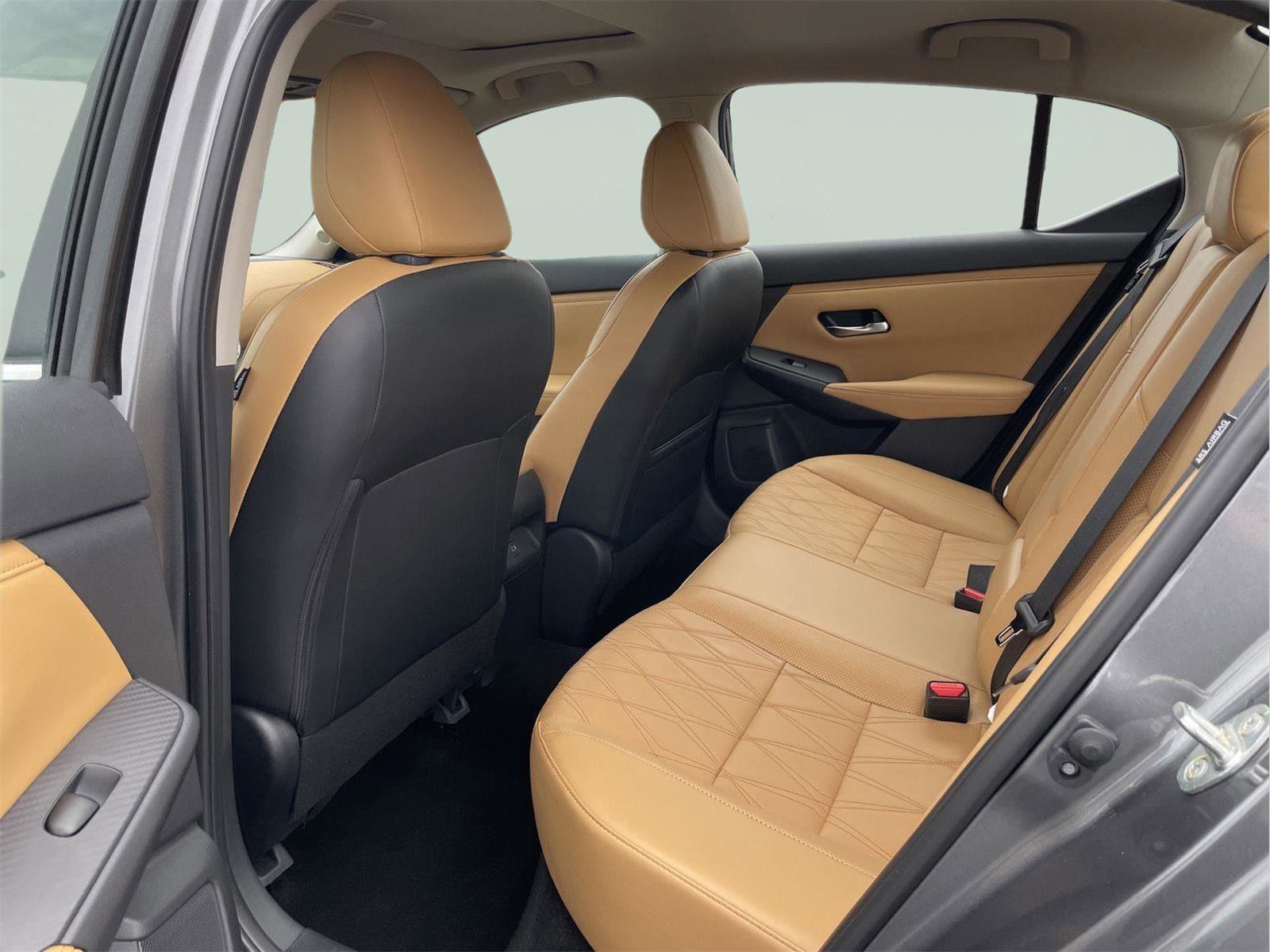 Used 2023 Nissan Sentra SV w/ SV Premium Package FWD image 13