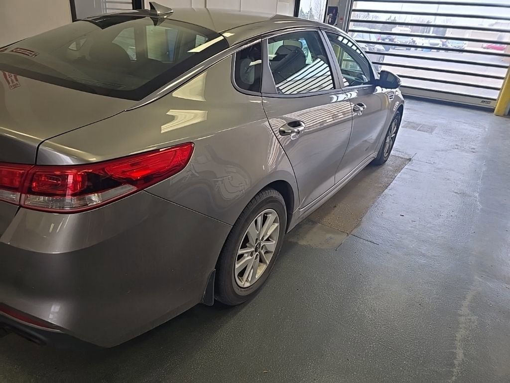 Used 2018 Kia Optima LX w/ Convenience Package image 6