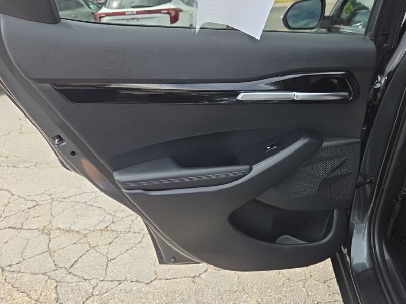 Used 2024 Kia Seltos S AWD/4WD image 18