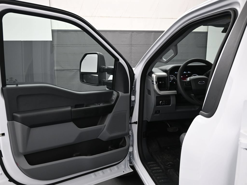 New 2026 Ford F350 XL w/ XL Chrome Package RWD image 8