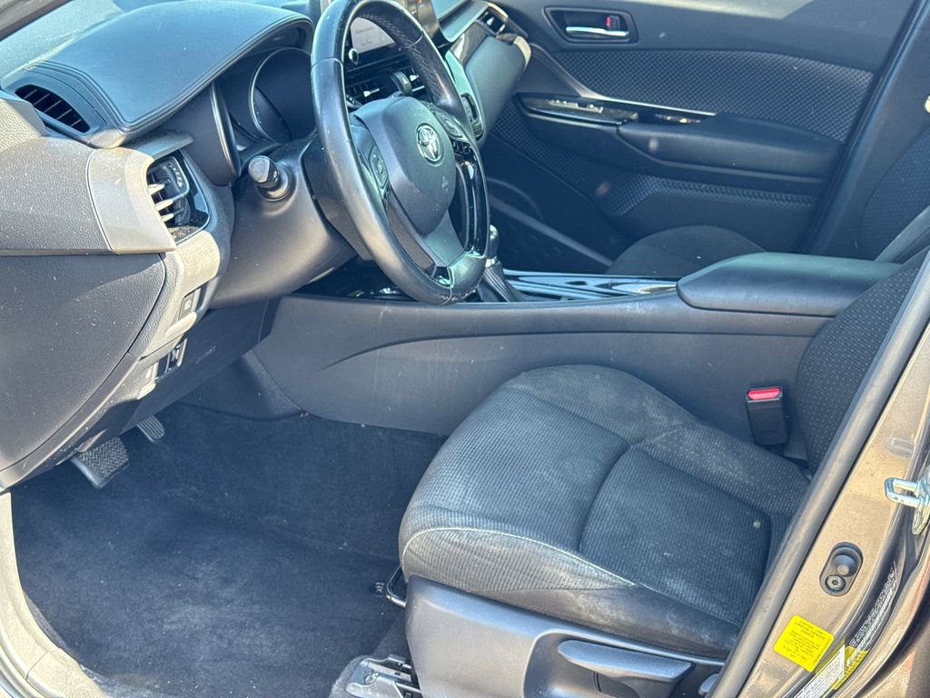 Used 2019 Toyota C-HR XLE image 9