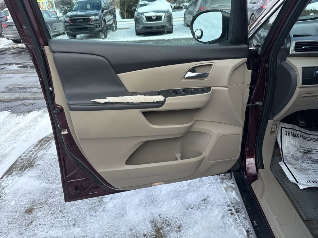 Used 2015 Honda Odyssey LX image 16