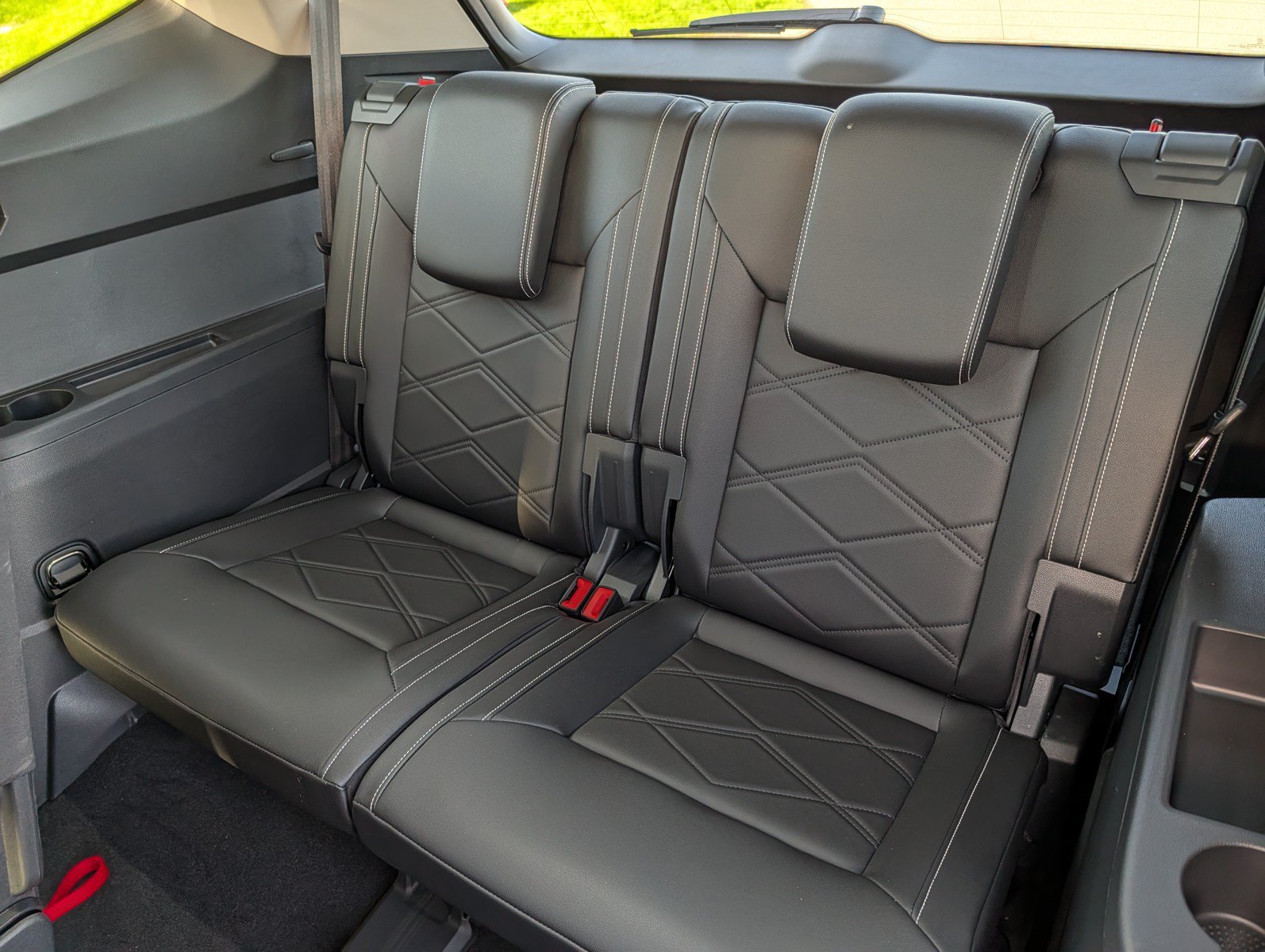 Used 2025 Volkswagen Atlas SE AWD/4WD image 17