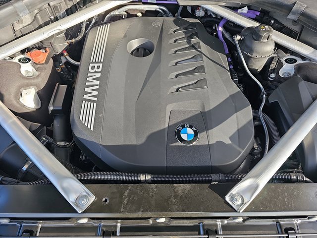 Used 2025 BMW X7 xDrive40i w/ M Sport Package image 34