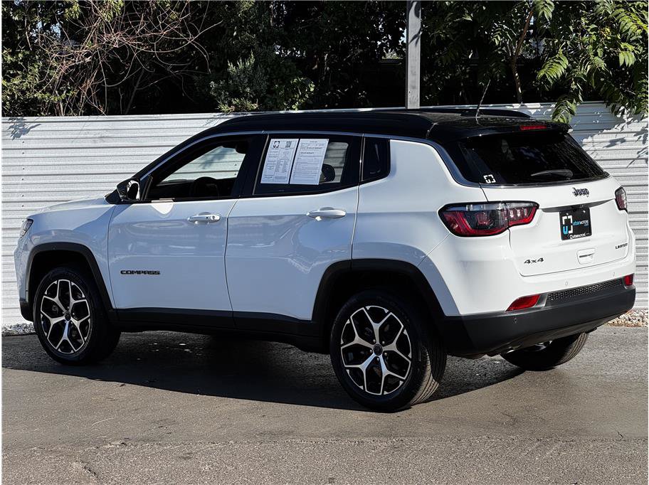 Used 2025 Jeep Compass Limited AWD/4WD image 10