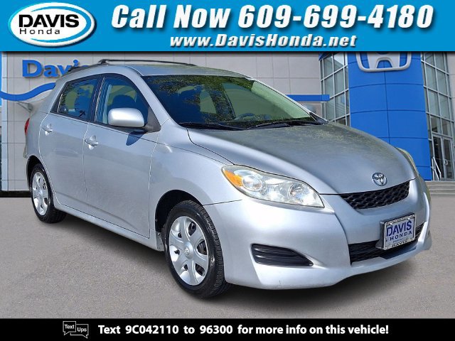 Used 2009 Toyota Matrix FWD image 1