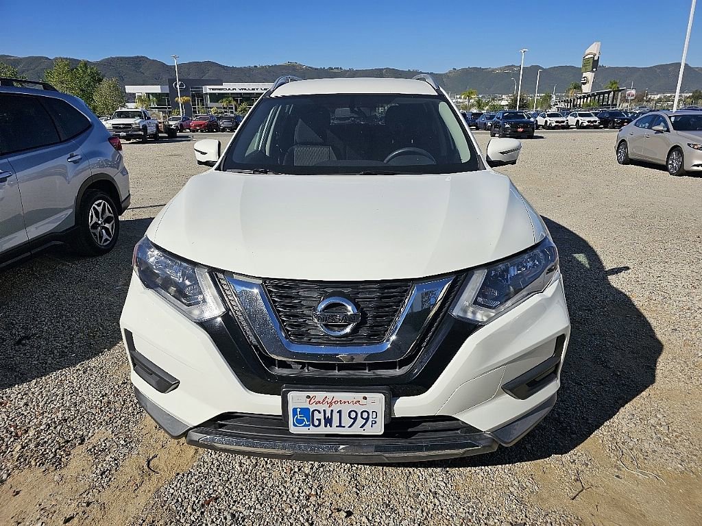 Used 2017 Nissan Rogue SV w/ SV Premium Package image 3