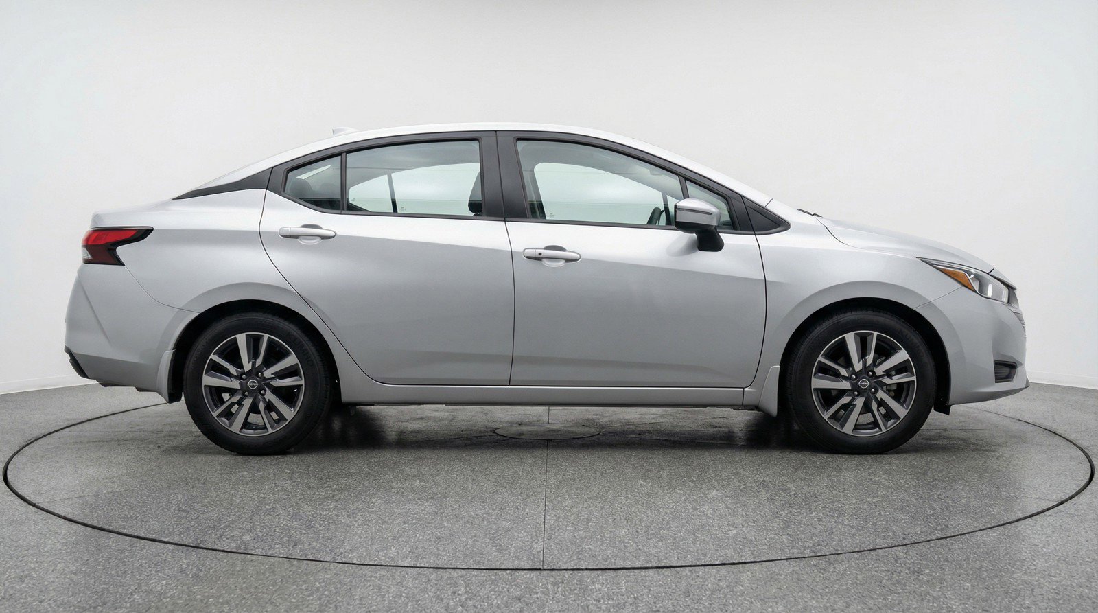 Used 2025 Nissan Versa SV image 11