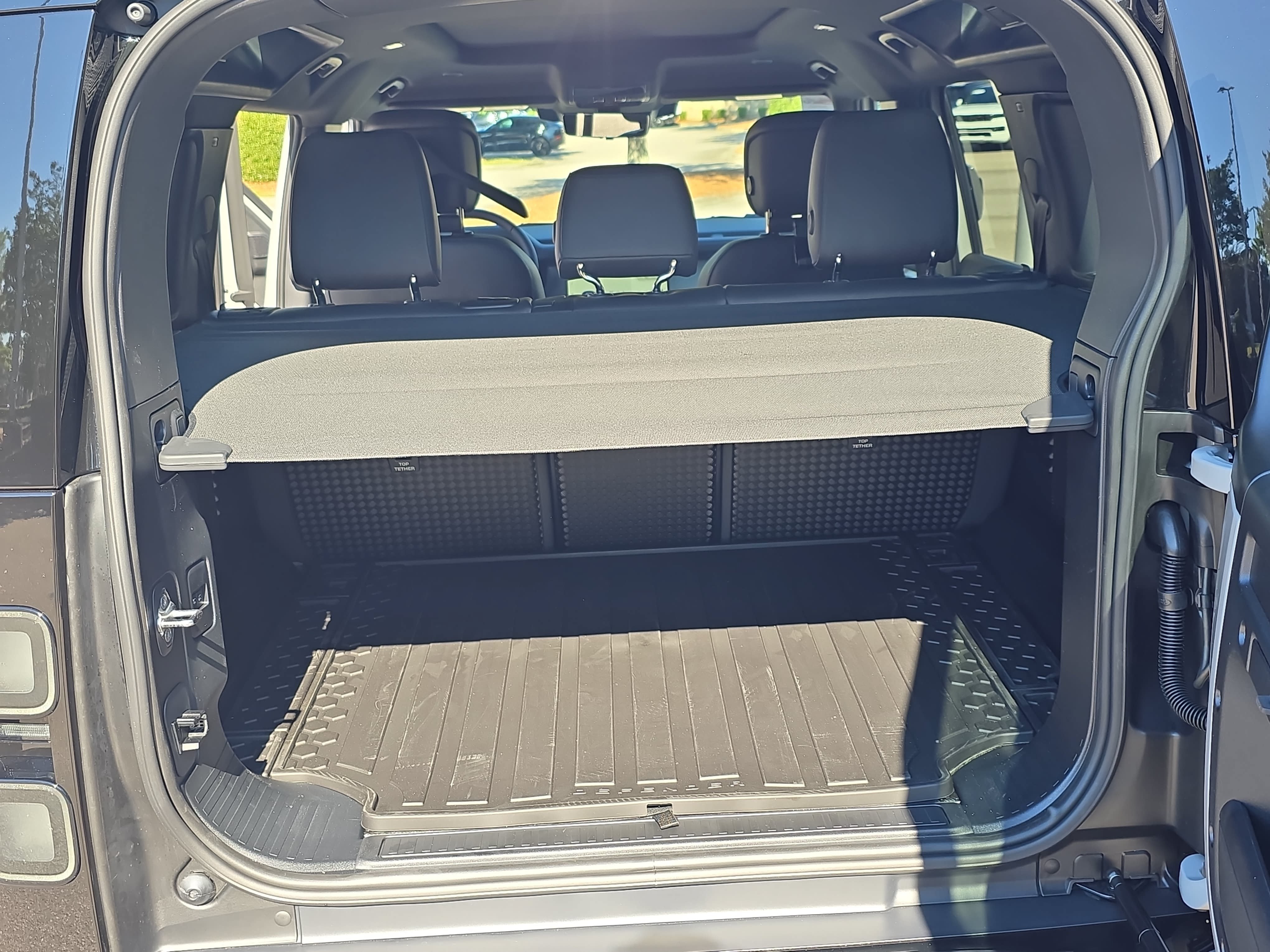 New 2026 Land Rover Defender 110 X-Dynamic SE AWD/4WD image 12