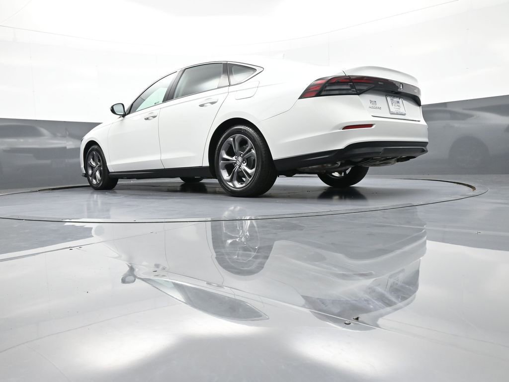 Certified 2023 Honda Accord EX image 32