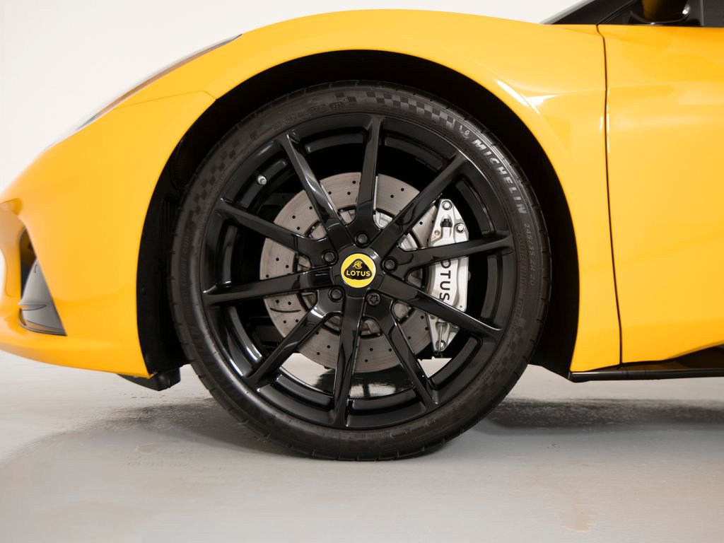 Used 2025 Lotus Emira image 9