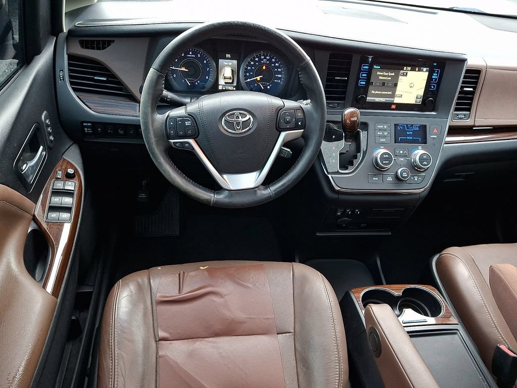 Used 2015 Toyota Sienna Limited Premium FWD image 11