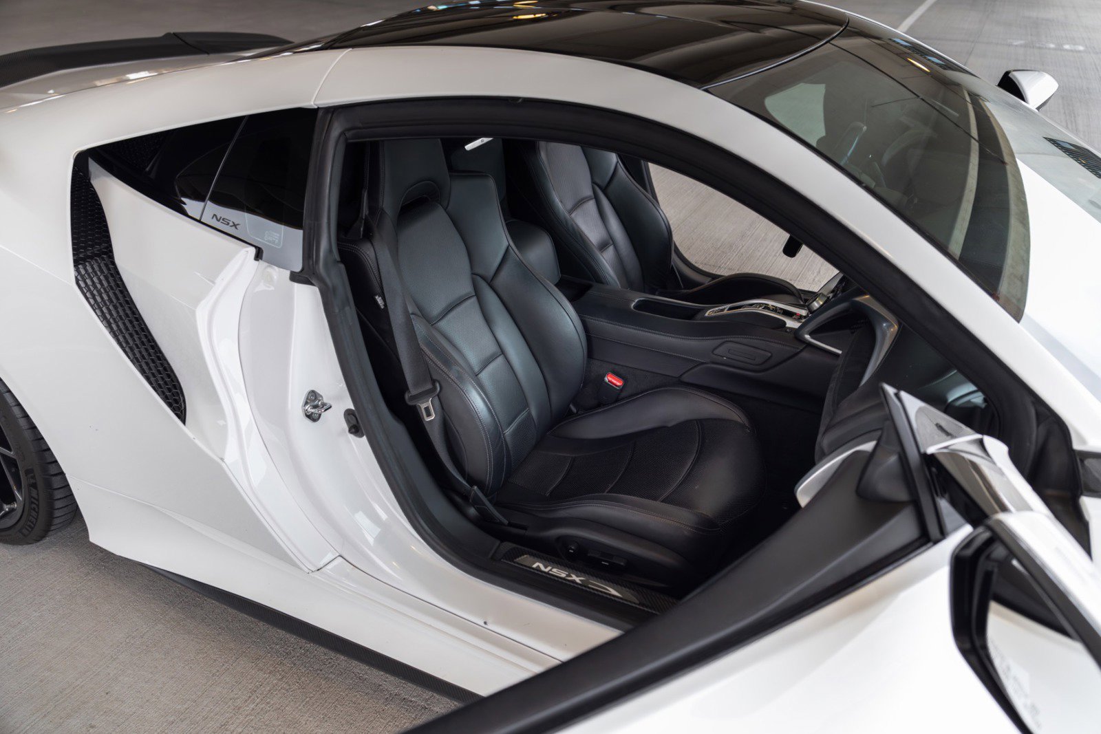 Used 2017 Acura NSX image 51