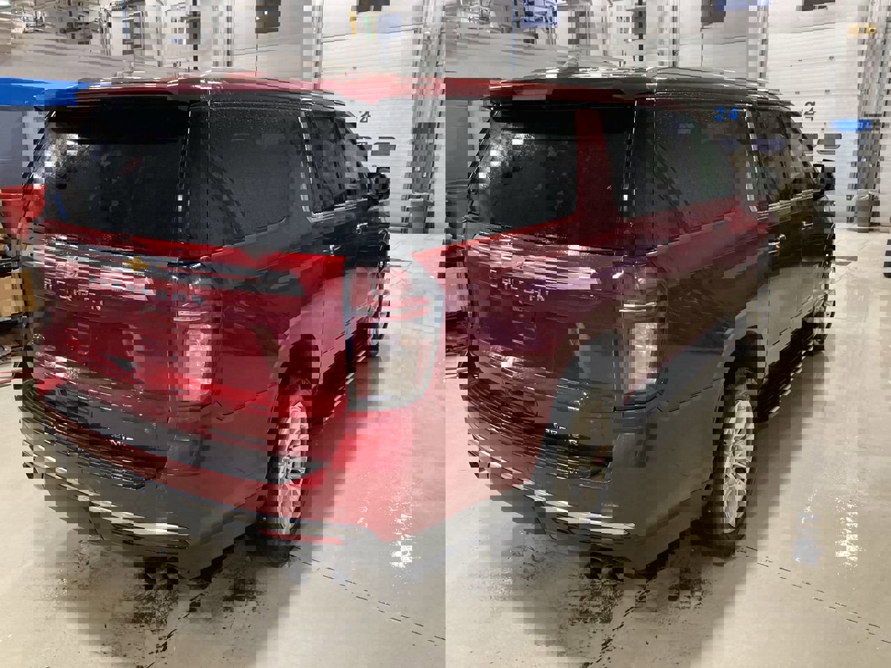 Used 2021 Chevrolet Suburban Premier w/ Premium Package image 7