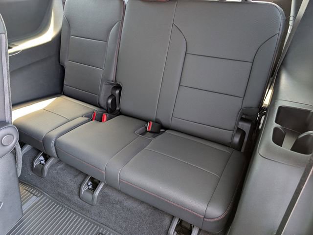 Used 2025 Chevrolet Traverse Z71 image 28