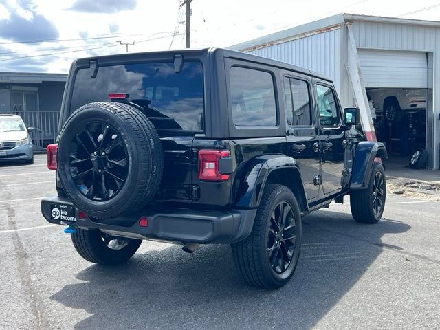Used 2023 Jeep Wrangler Unlimited Sahara AWD/4WD image 7