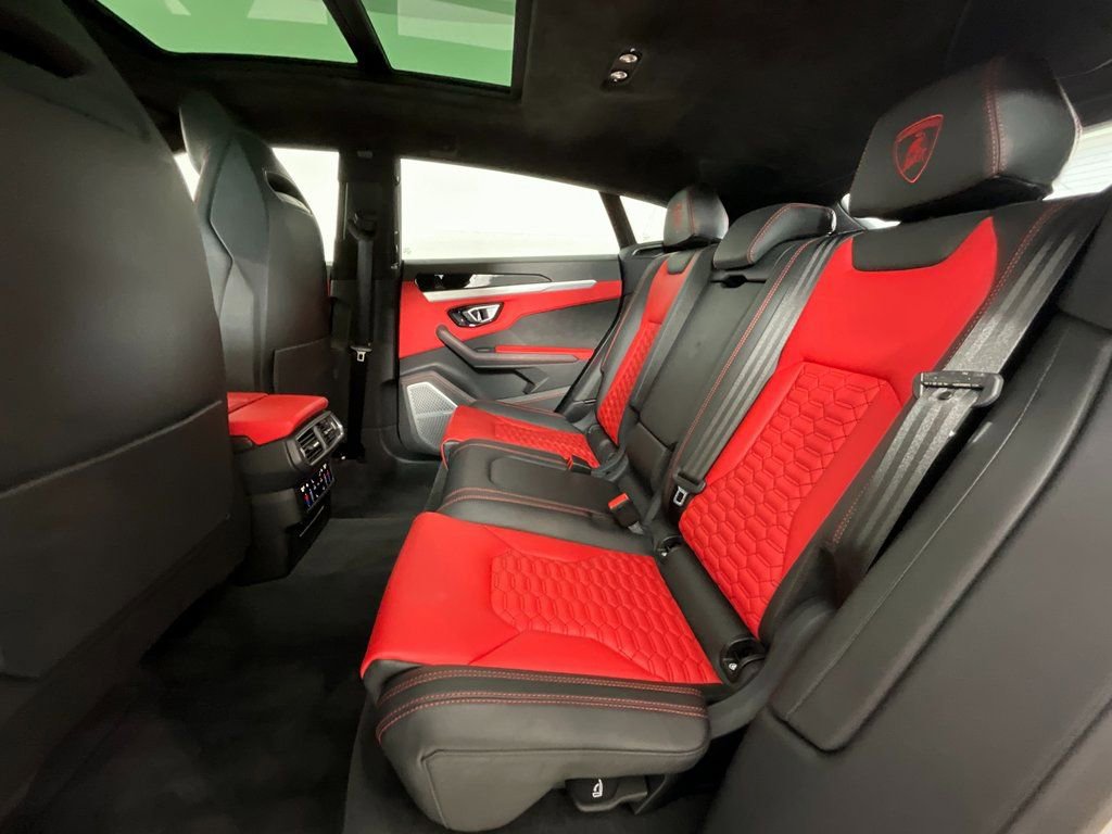 Used 2020 Lamborghini Urus image 25