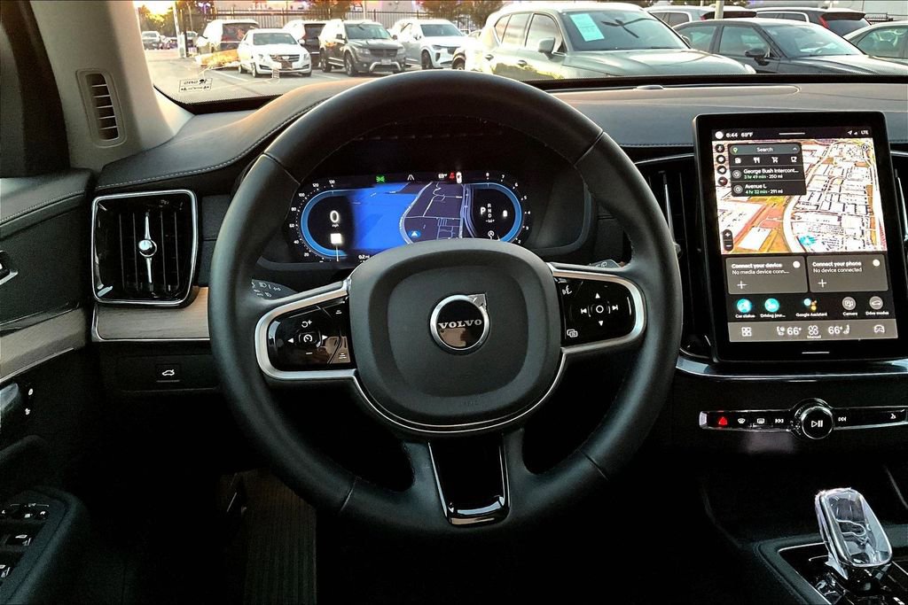 Certified 2025 Volvo XC90 B6 Plus image 7