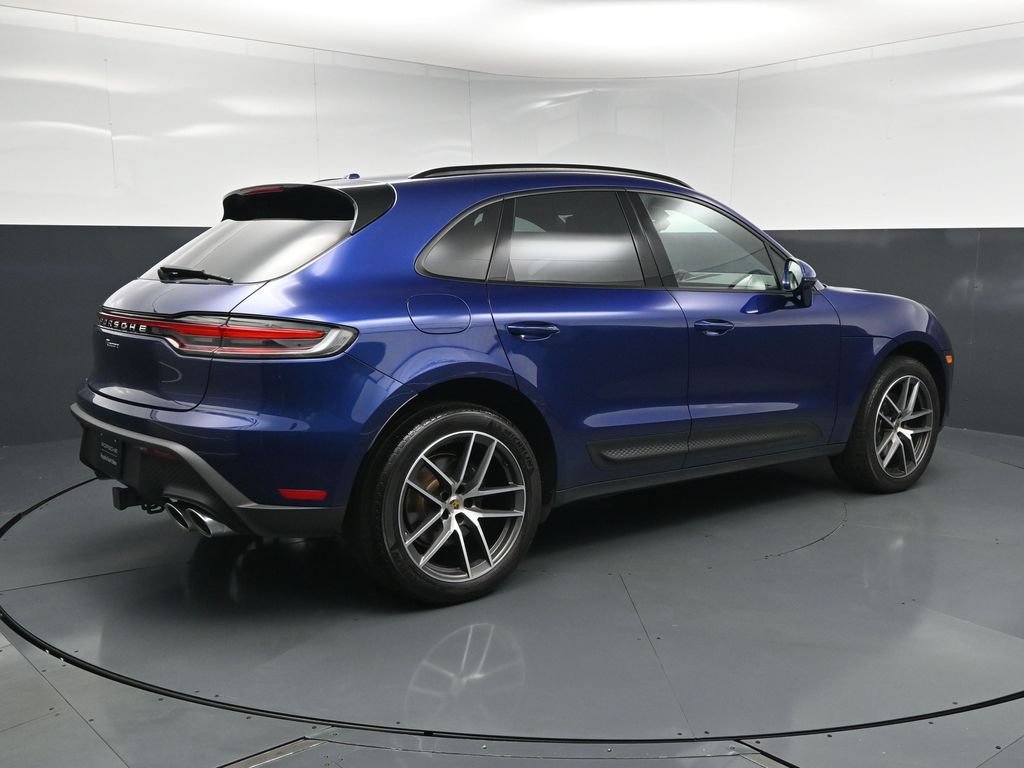 Used 2024 Porsche Macan AWD/4WD image 10