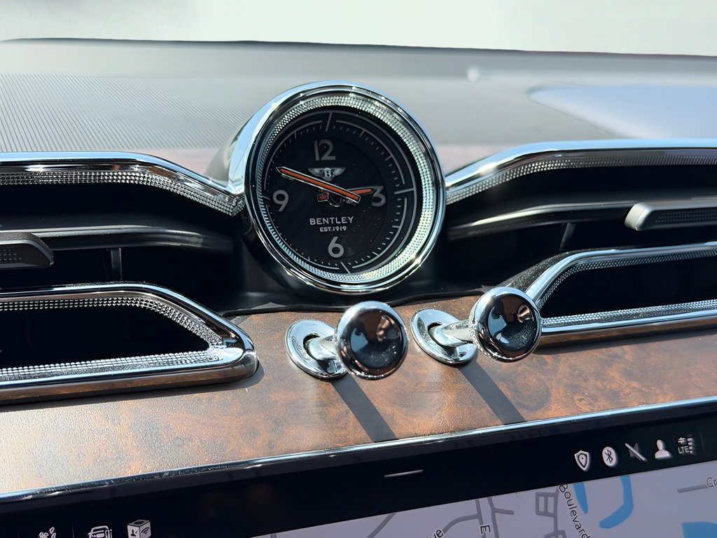 Used 2023 Bentley Bentayga AWD/4WD image 80