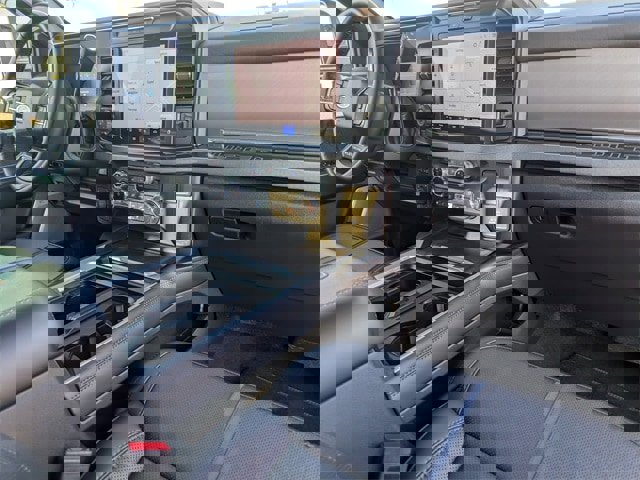 Used 2025 Ford F250 Platinum w/ FX4 Off-Road Package image 13