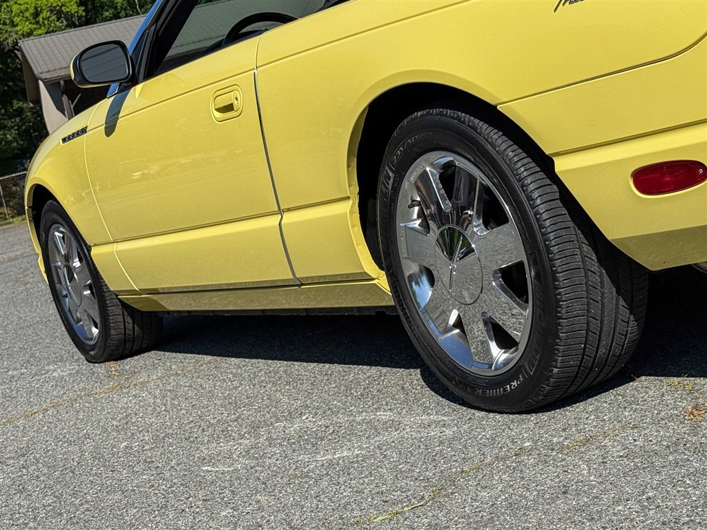 Used 2002 Ford Thunderbird RWD image 25
