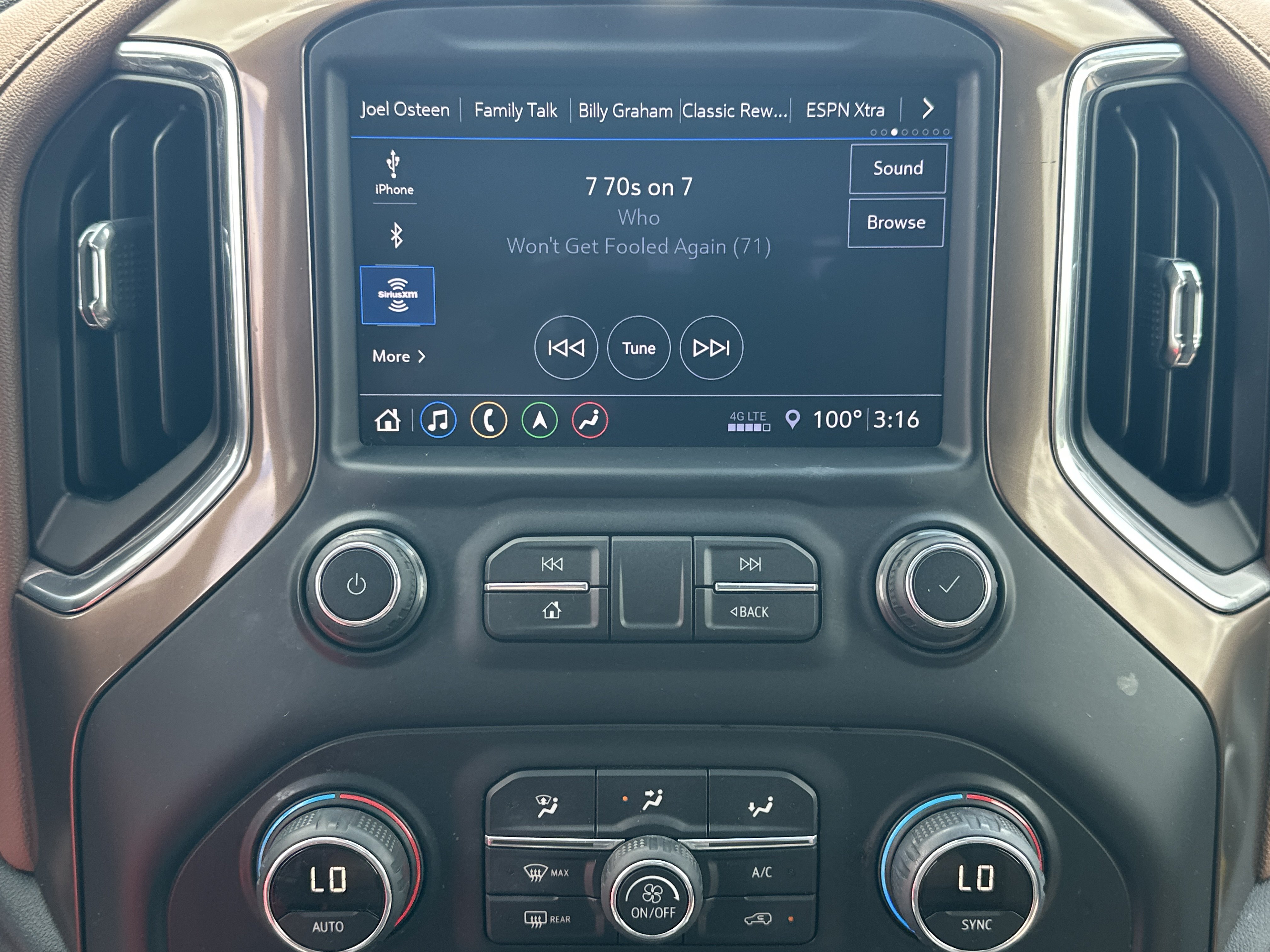 Used 2019 Chevrolet Silverado 1500 High Country w/ Technology Package AWD/4WD image 30