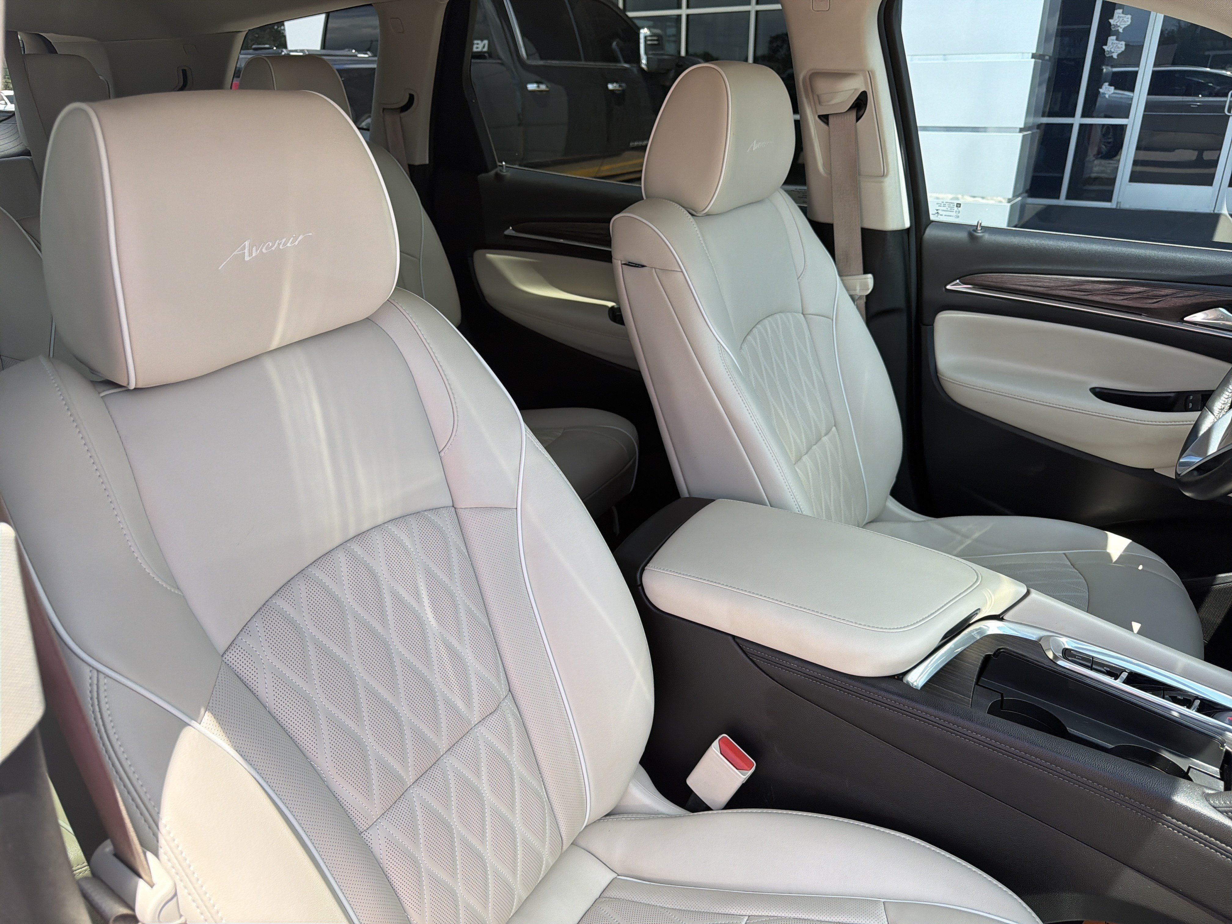 Used 2022 Buick Enclave Avenir FWD image 7