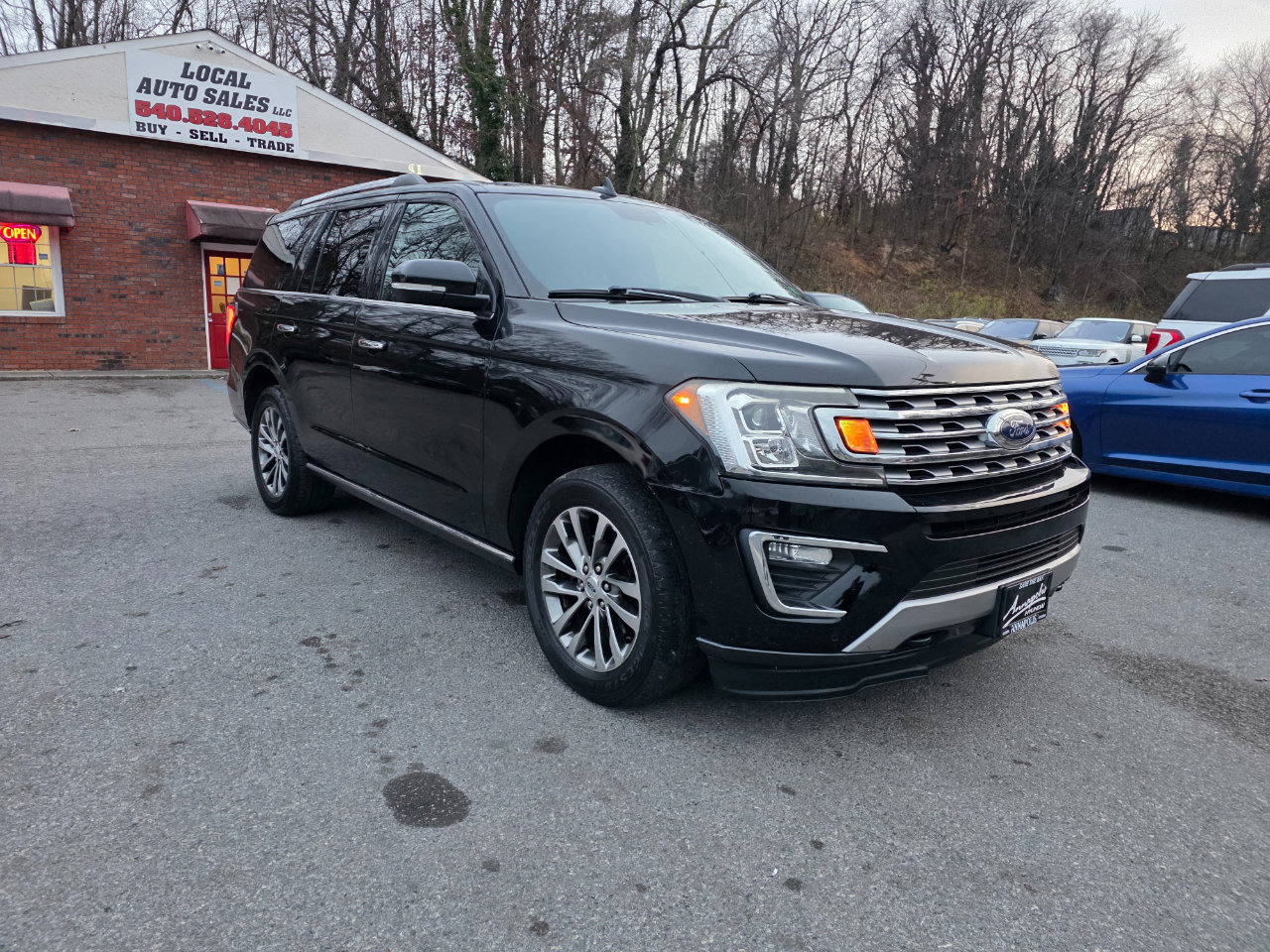 Used 2018 Ford Expedition Limited image 3