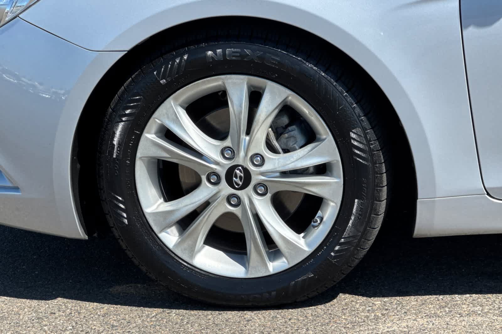 Used 2011 Hyundai Sonata Limited w/ Navigation Pkg 5 FWD image 31