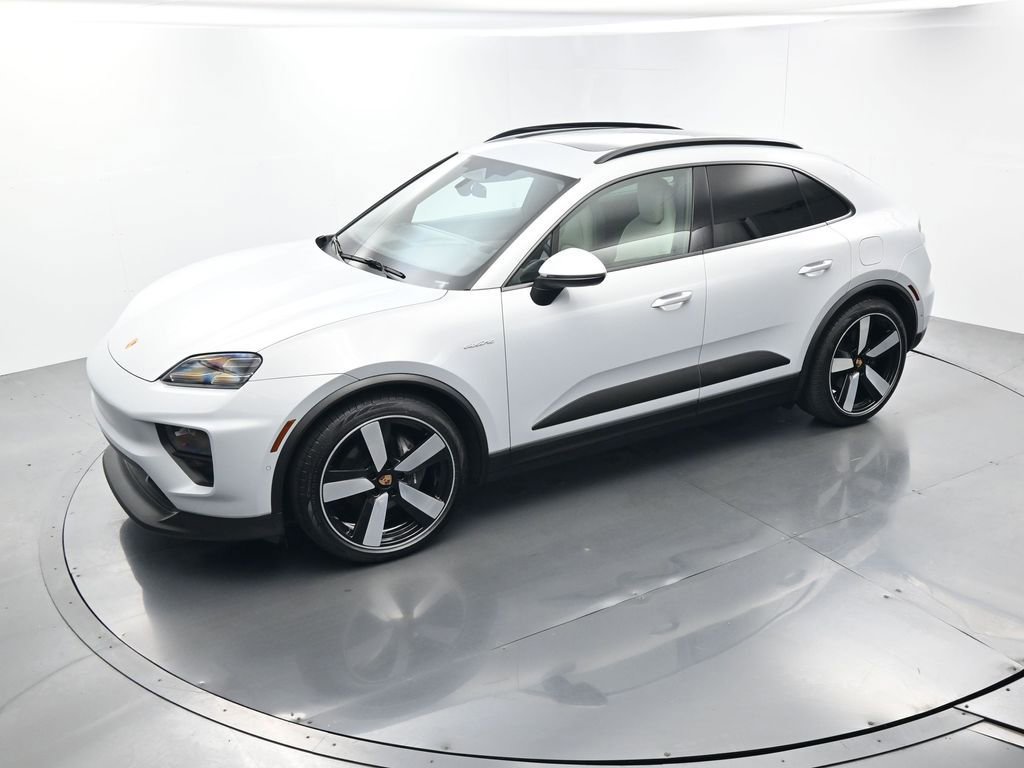 Certified 2025 Porsche Macan Electric image 34