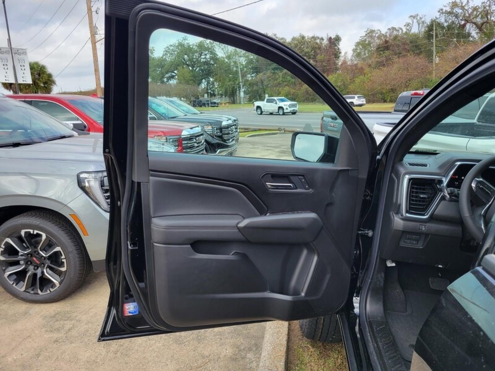 New 2026 GMC Canyon Elevation w/ Convenience Package RWD image 12