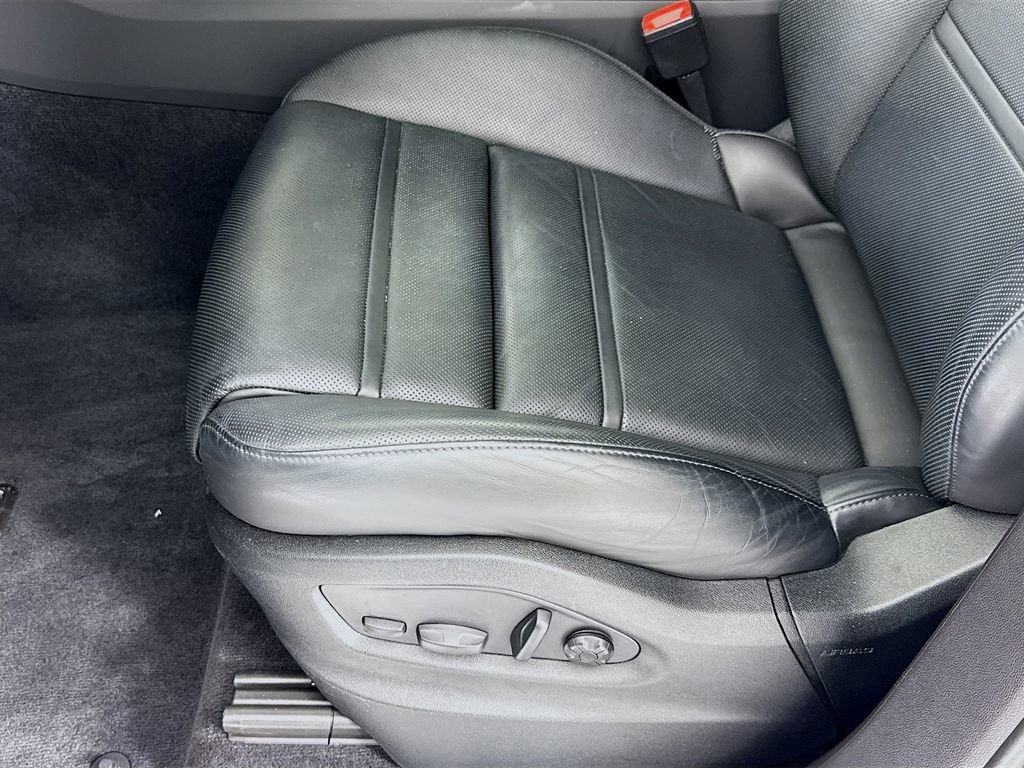 Certified 2023 Porsche Cayenne Platinum Edition AWD/4WD image 13