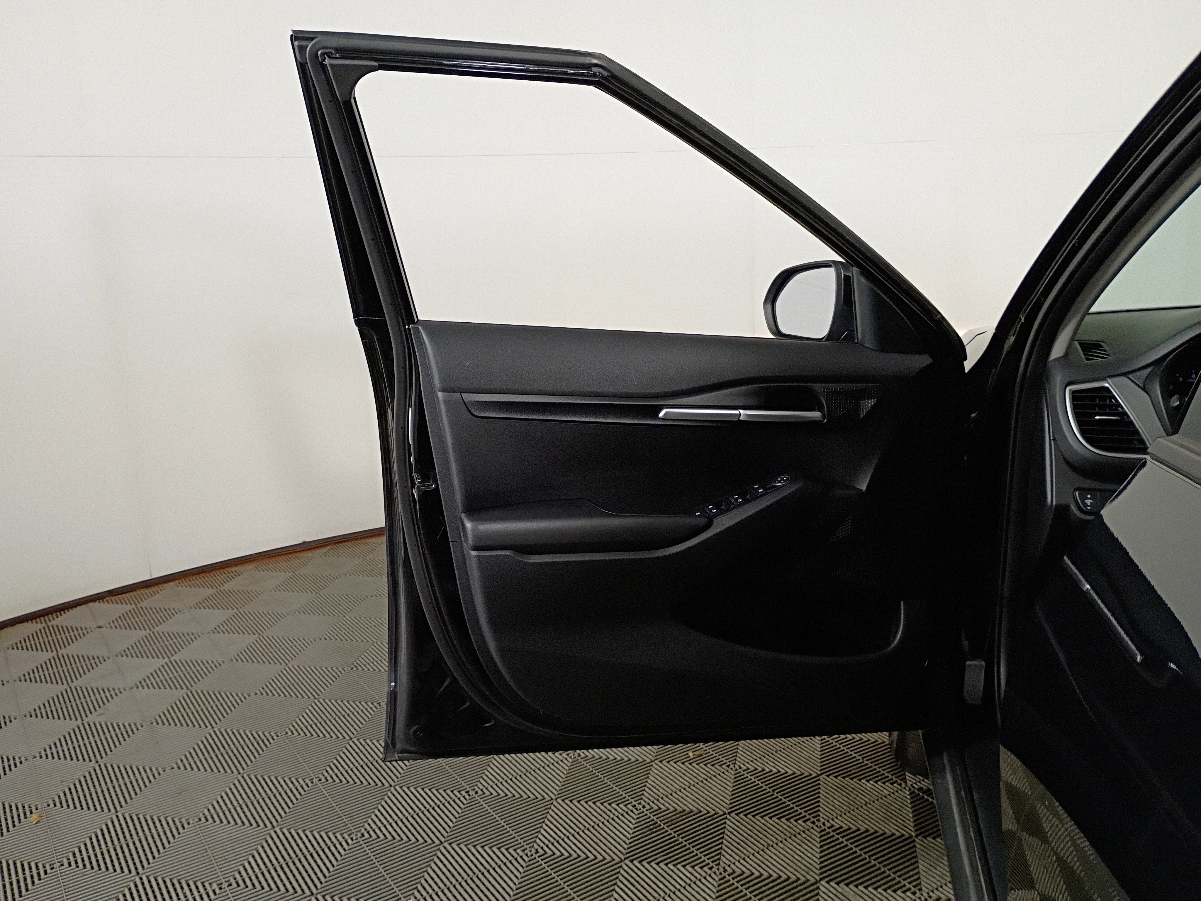 Certified 2023 Kia Seltos LX image 27