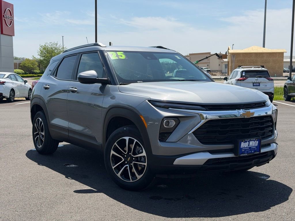 Used 2025 Chevrolet TrailBlazer LT image 1