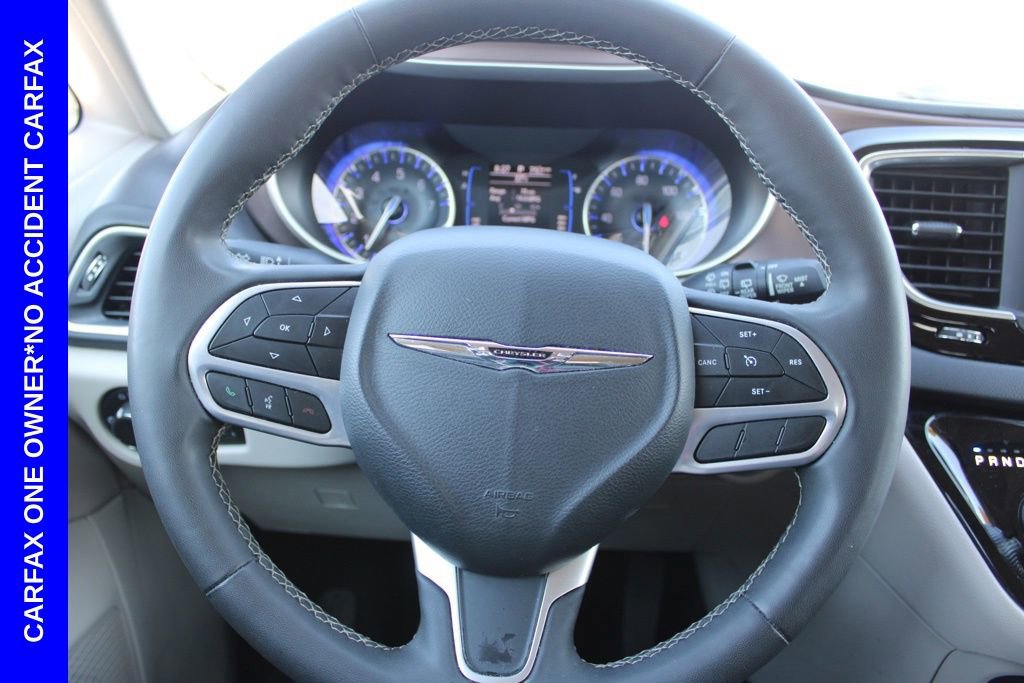 Used 2023 Chrysler Voyager LX image 32