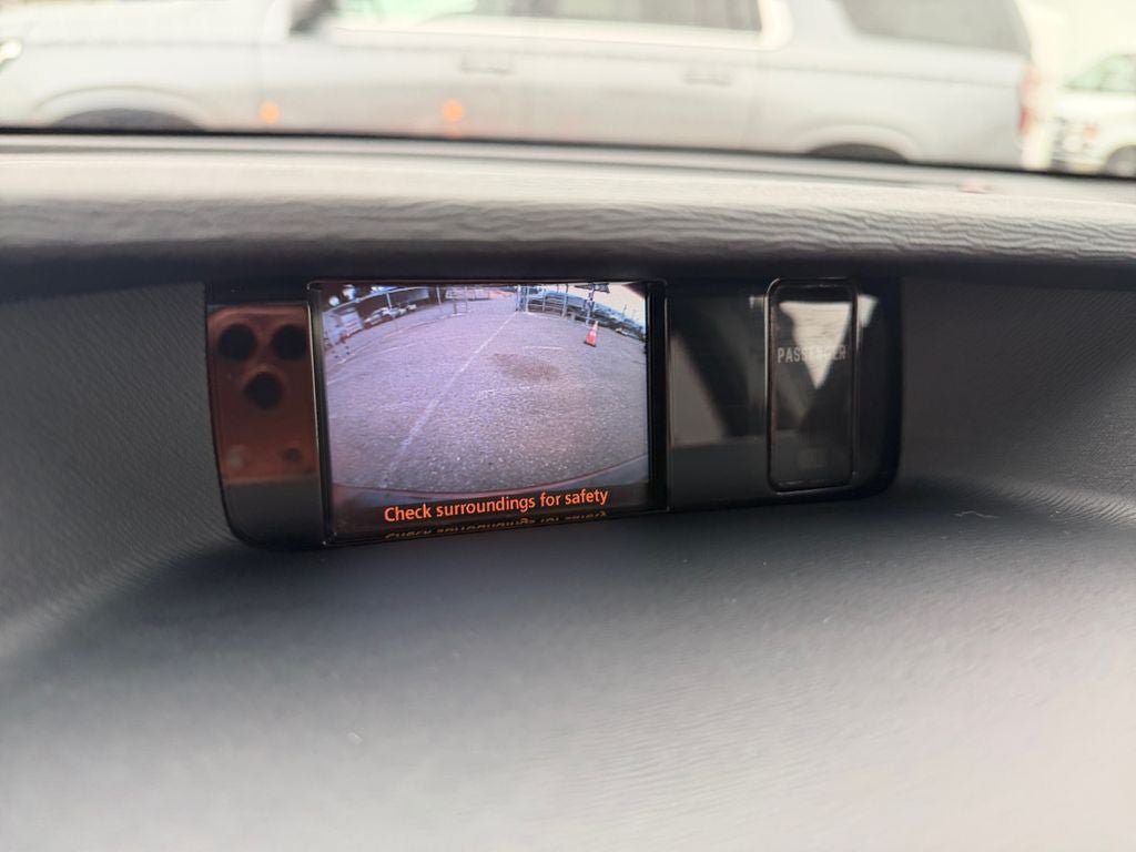 Used 2013 Toyota Sienna SE FWD image 17