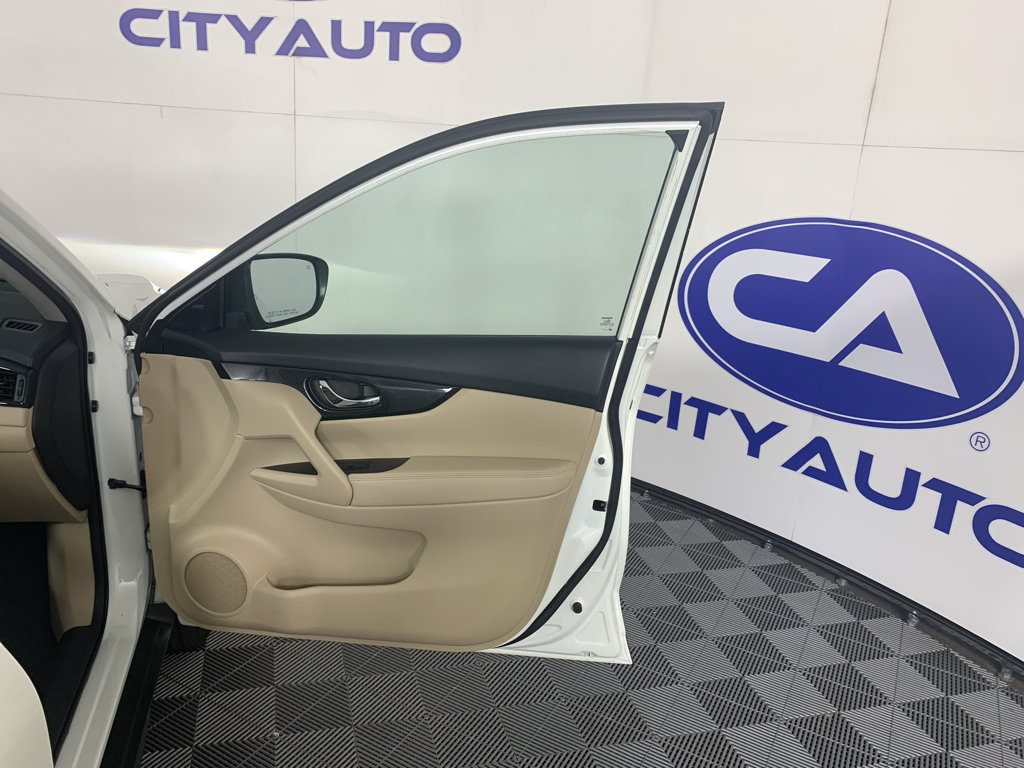 Used 2018 Nissan Rogue SL w/ Premium Package FWD image 39