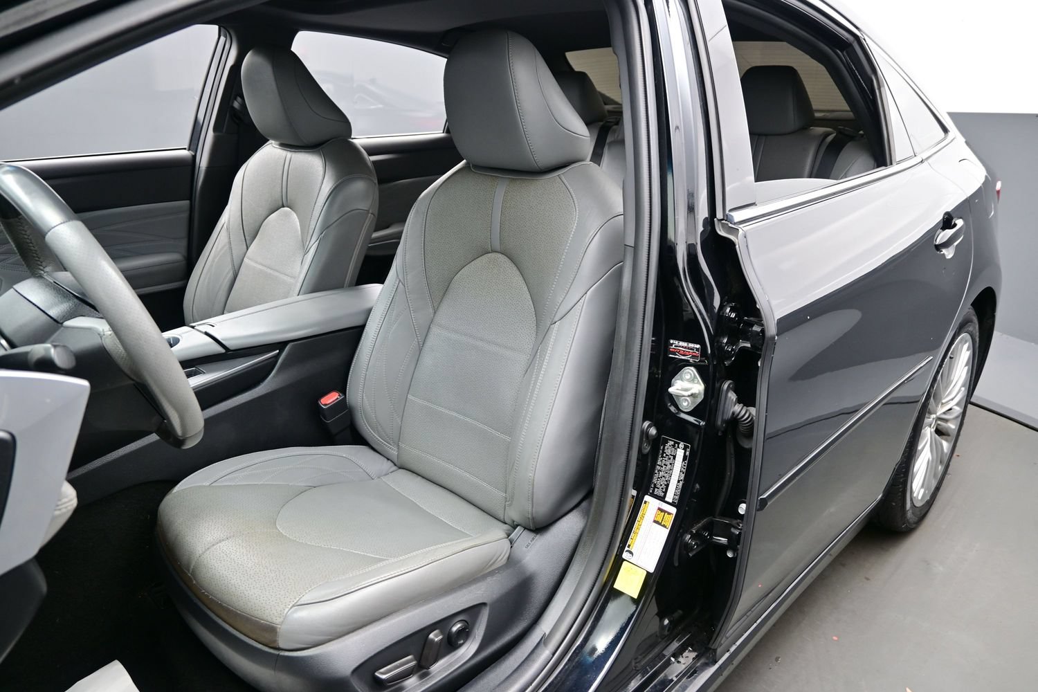 Used 2020 Toyota Avalon Limited w/ Advanced Safety Package FWD image 12