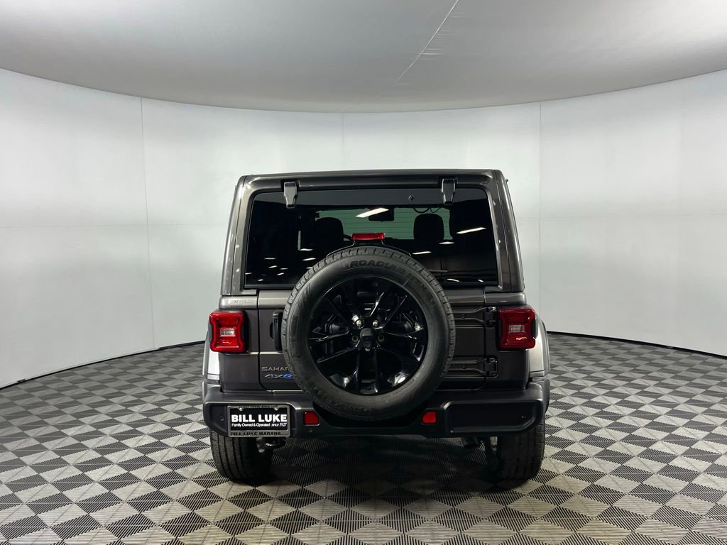 Used 2025 Jeep Wrangler Unlimited Sahara w/ Safety Group image 8