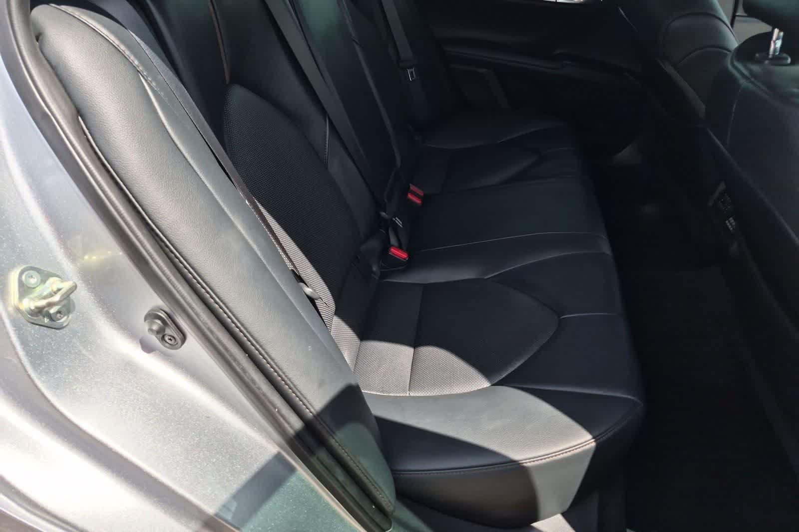 Used 2020 Toyota Camry XLE FWD image 20
