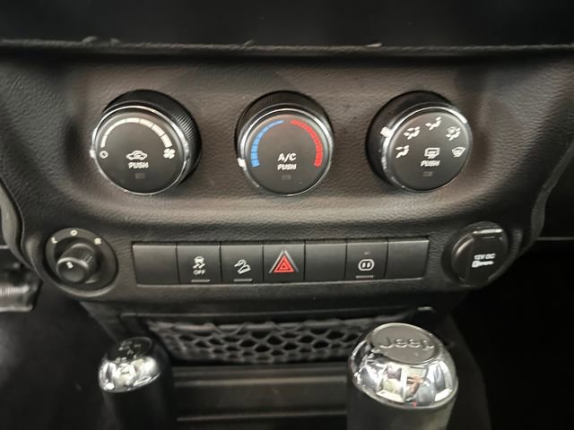 Used 2012 Jeep Wrangler Unlimited Sahara w/ Connectivity Group image 43