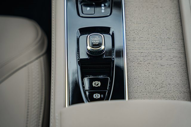 New 2026 Volvo XC90 B6 Plus w/ Protection Package Premier image 24