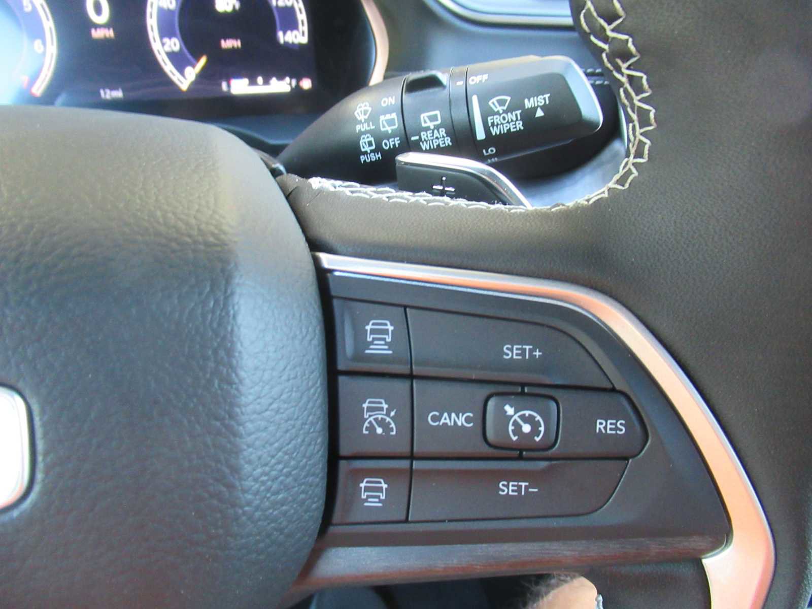 New 2025 Jeep Grand Cherokee Limited w/ Trailer Tow Package image 27