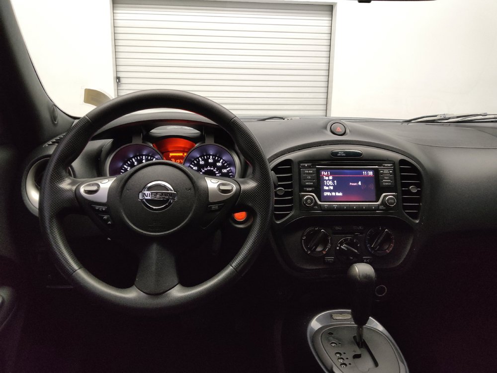 Used 2016 Nissan Juke S FWD image 22